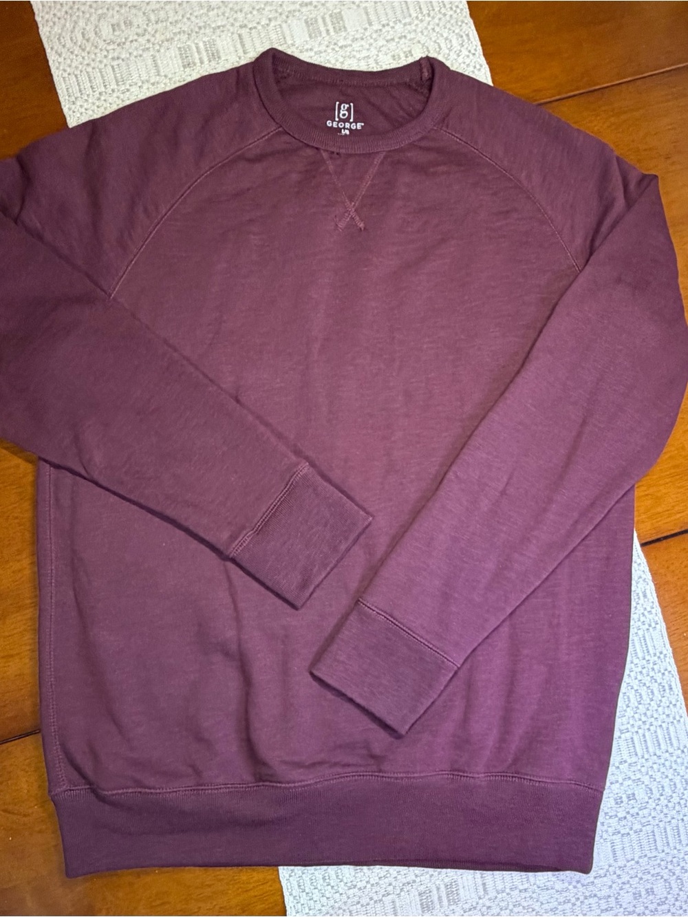George Men's Crewneck Sweater in Burgundy